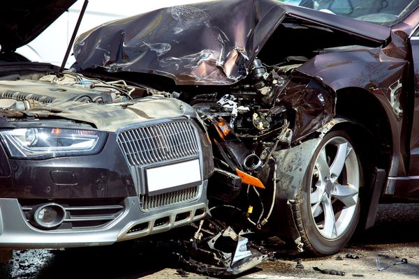 A head on collision where someone needs to call a Union City Head-On Collision Lawyer